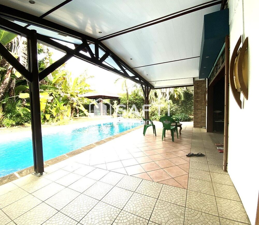 Saint-Antoine Villa T5 PIscine, végétation et dépendance