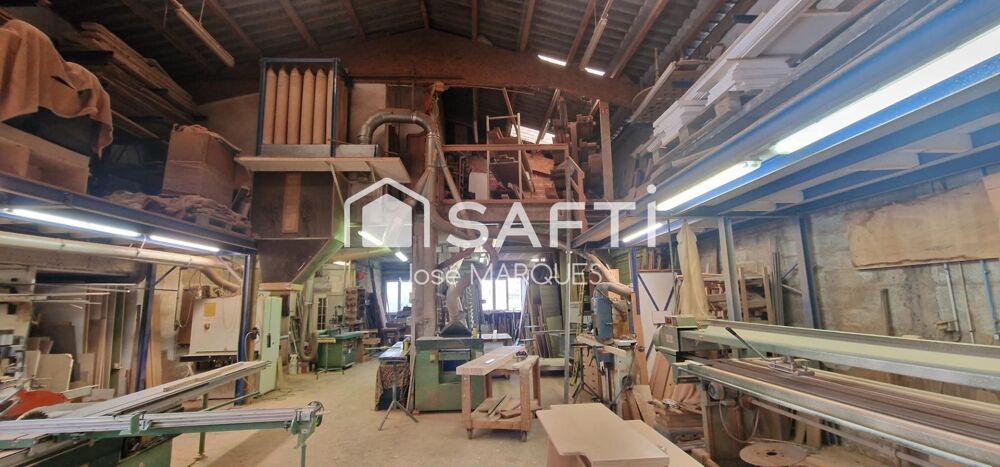   ZA Cogolin local commercial avec mezzanine 359m² 