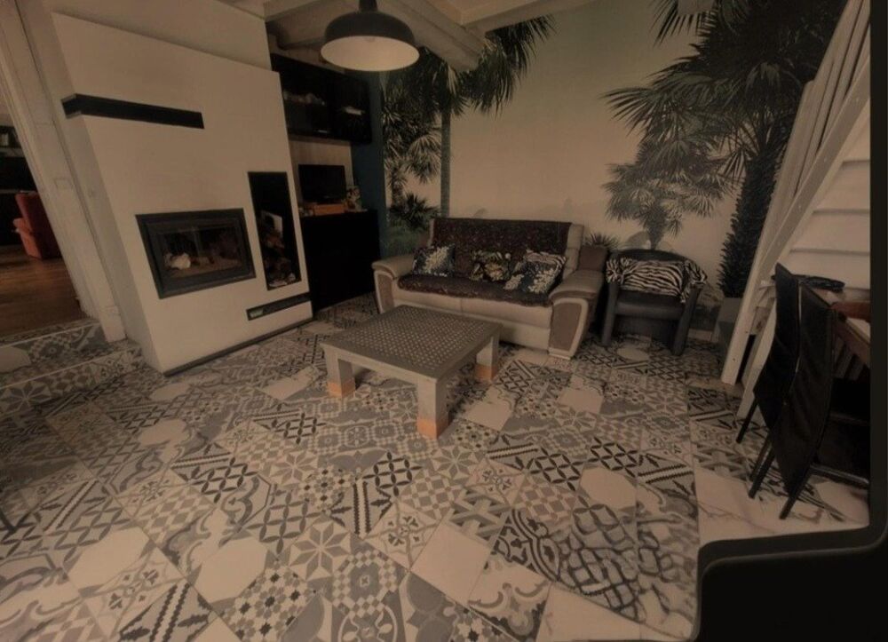 Vente Maison Dès l'entrée, vous serez séduit par une vaste pièce de vie baignée de lumière. Grandparigny