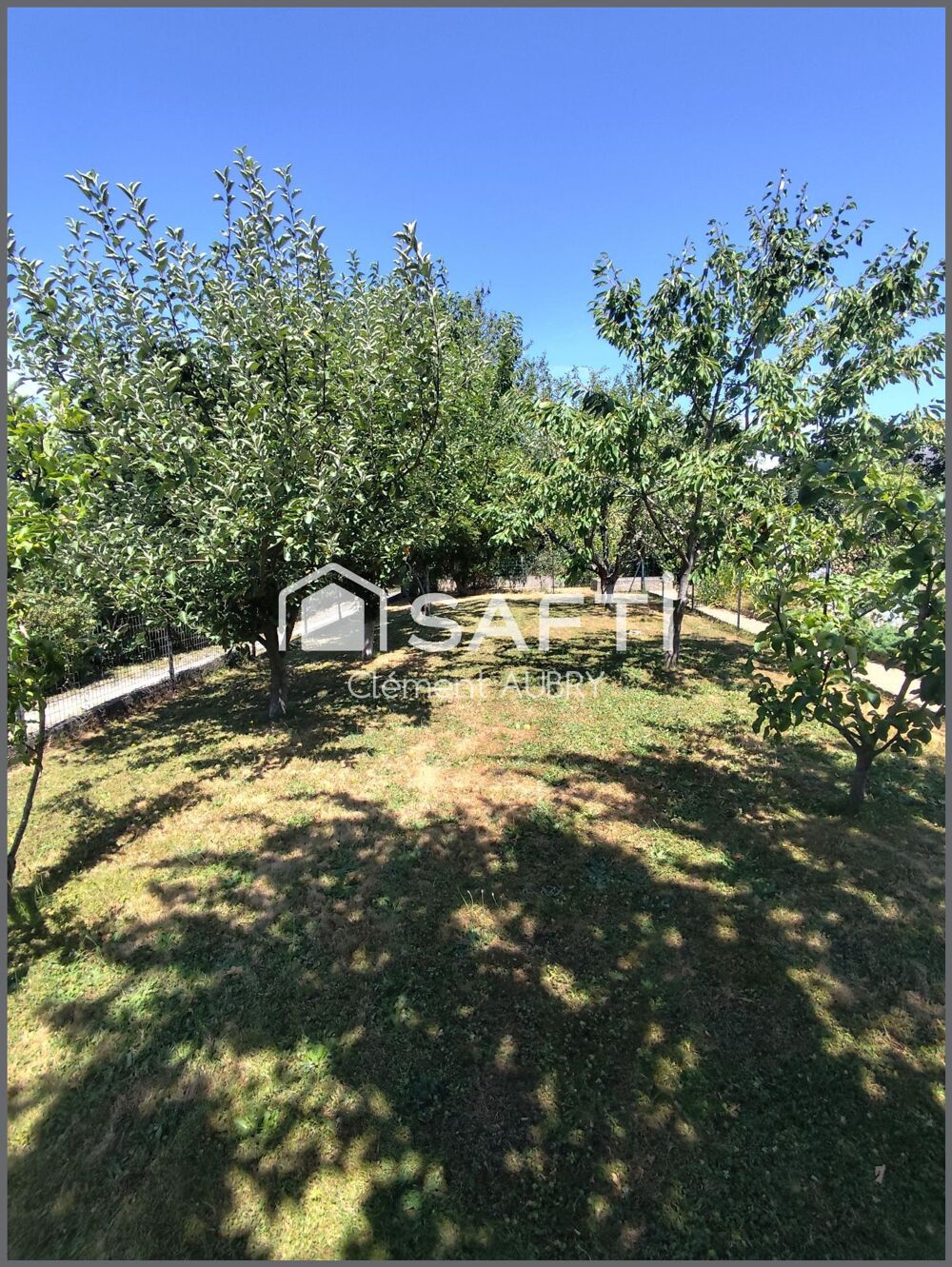 Vente Maison Pavillon 3 chambres avec un magnifique terrain global d'environ 1200m² ! Saint-ouen-des-toits