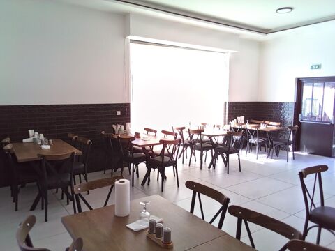   Restaurant entirement rnov avec stationnement privatif 