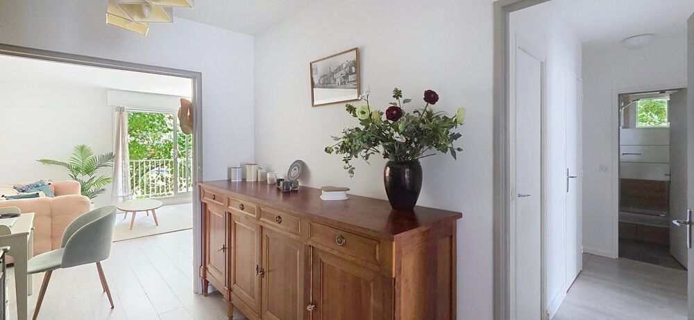 Vente Appartement Très bel appartement familial de 102 m2 avec balcon-terrasse Versailles