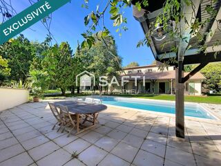  Maison  vendre 8 pices 245 m