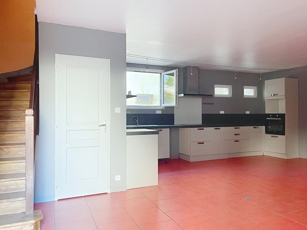 Vente Maison Maison 4 chambres et bureau a Cognac Cognac