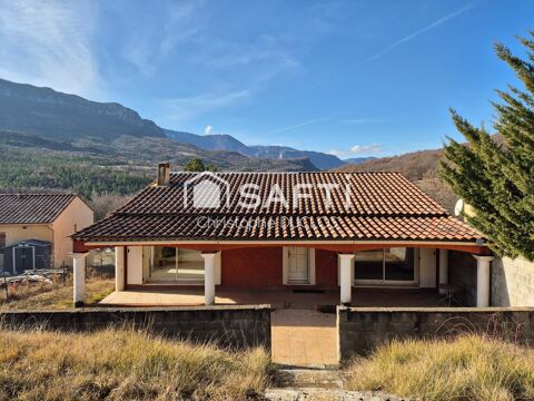   Maison traditionnelle avec terrasse et jardin. Maison - 5 pi�ce(s) - 119 m�