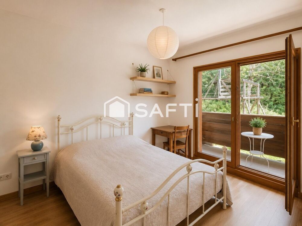 Vente Appartement T3 dans un chalet de montagne avec jardin (environ 300m2) sur une parcelle de 7 687m2, à 5 minutes en voiture du centre. Villard-de-lans