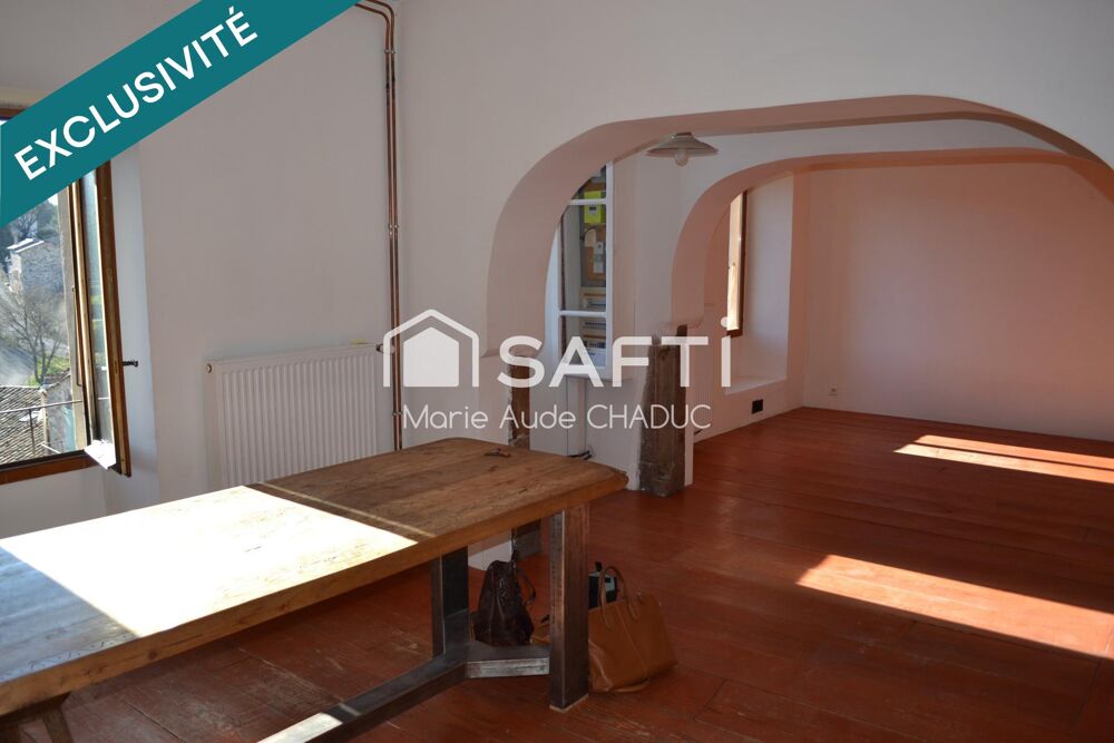 Maison T6-157 m2 avec terrasse et jardin - centre historique
