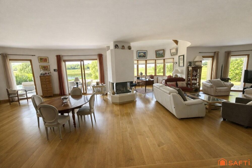 Villa aux volumes généreux avec vue à 180 degrés sur le golf