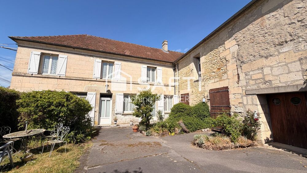 Ensemble immobilier à restaurer, possibilité de faire 4 à 6 logements et garages