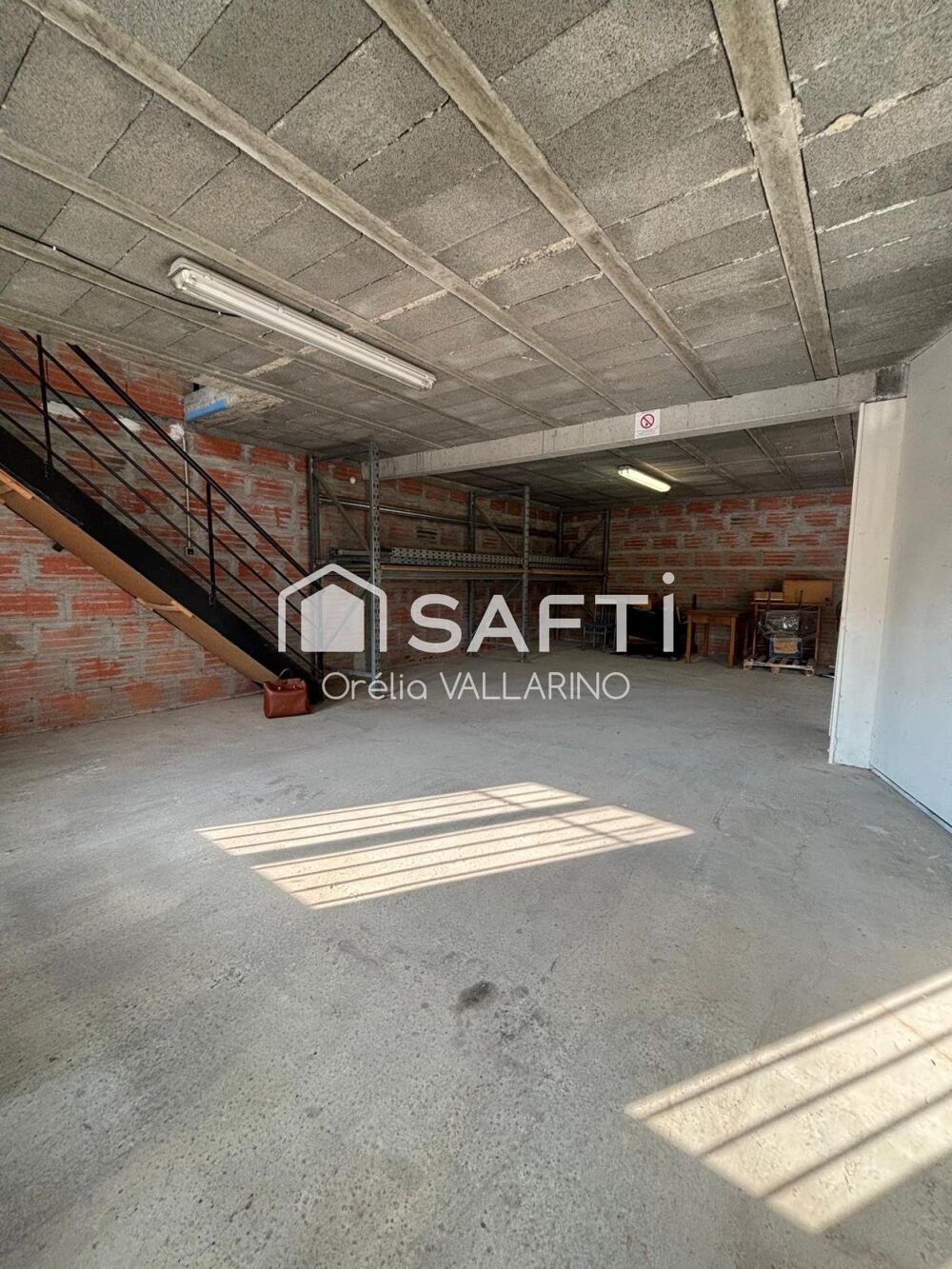 À vendre à Maransin  Bâtiment de 600 m² au fort potentiel