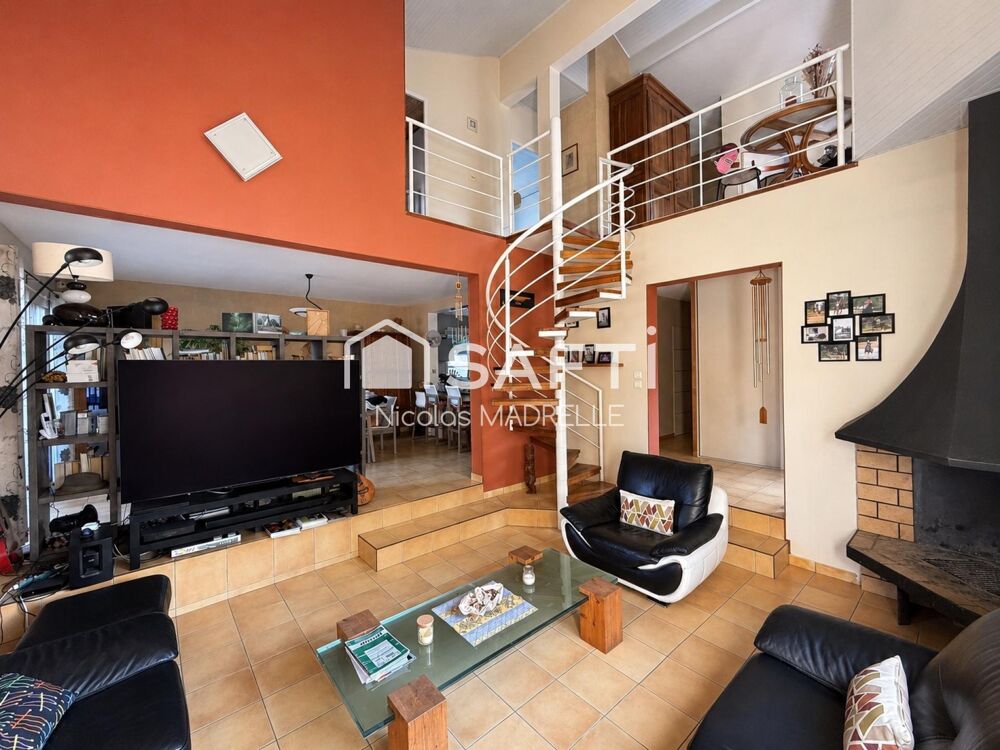 Vente Maison Maison 195 m², piscine, vaste terrain, dépendances Saint-loubes