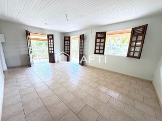  Appartement à louer 5 pièces 100 m²