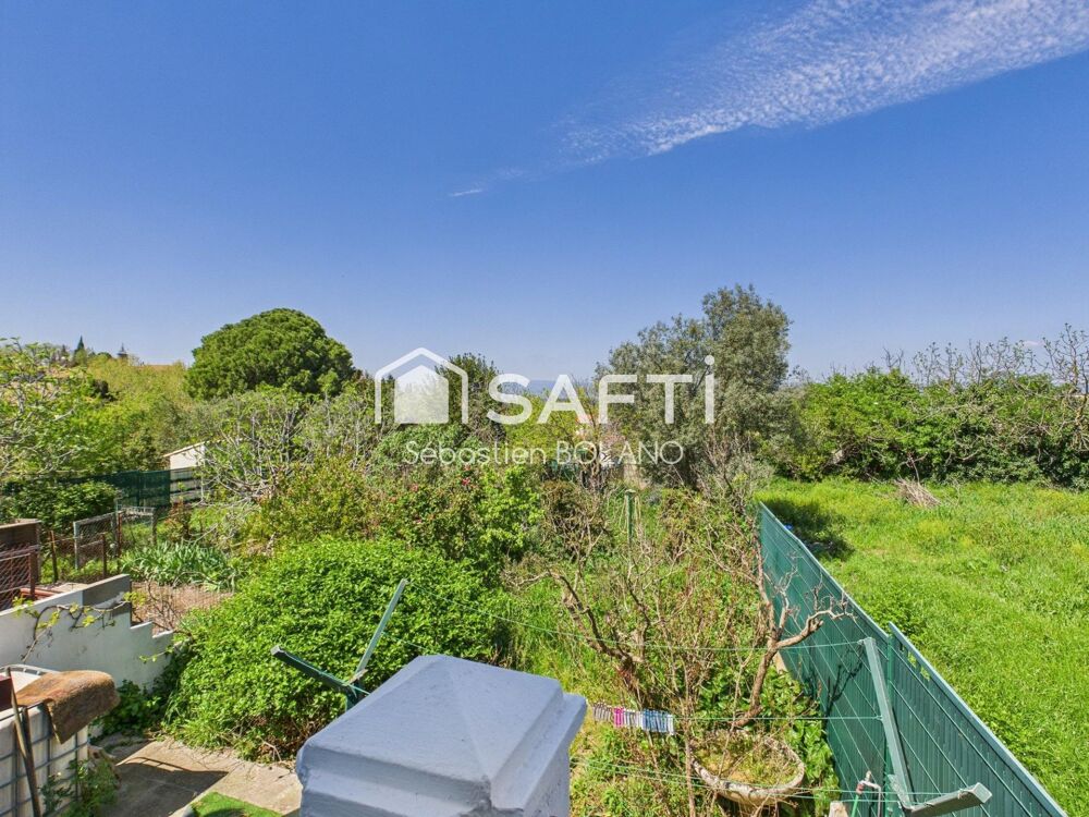 Maison de village de 195 M2 avec jardin - Moux.