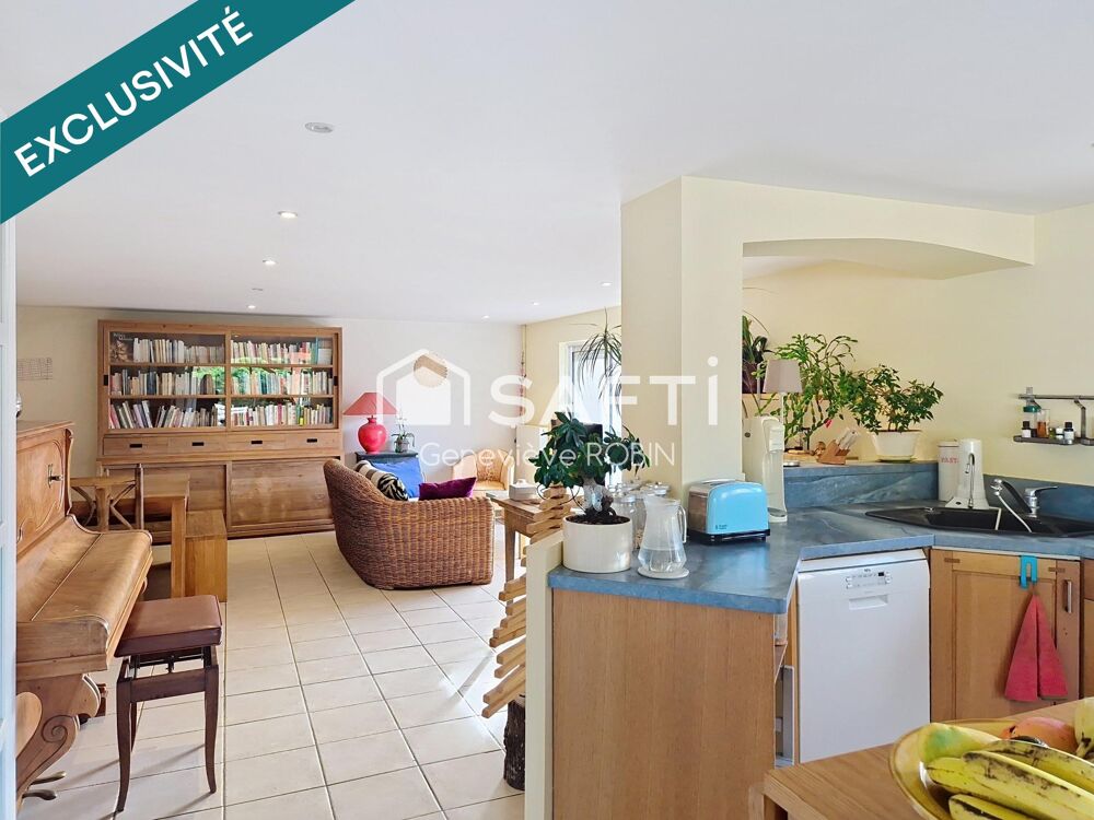 Maison familiale individuelle de 196 m² habitables avec 6 chambres  Terrain de 759 m²