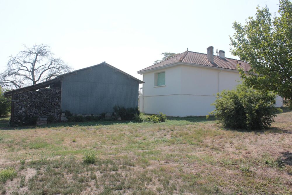 Vente Maison Maison familiale avec 3 000 m² de terrain, dépendance et sous-sol complet Mosnac