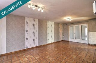 Vente Maison Maison semi-individuelle en village de campagne, 5 chambres possibles, garage, parcelle de 997 m2, au calme ! Solesmes