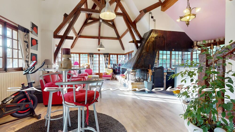 Propriété de 10 pièces, 5 chambres, 2 vérandas, piscine d'intérieur, terrain clos de 3500m2.
