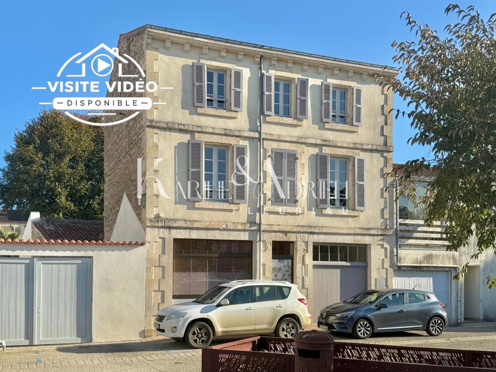 Maison de ville avec garage, dépendance et commerce