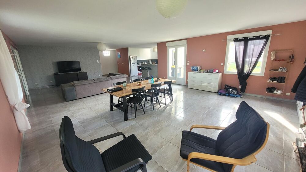 Vente Maison EXCEPTIONNEL ! 84m2 de pièces de vie, du plain pied, 5 chambres spacieuses, un environnement campagnard, de l'ancien associé à d Chatellerault
