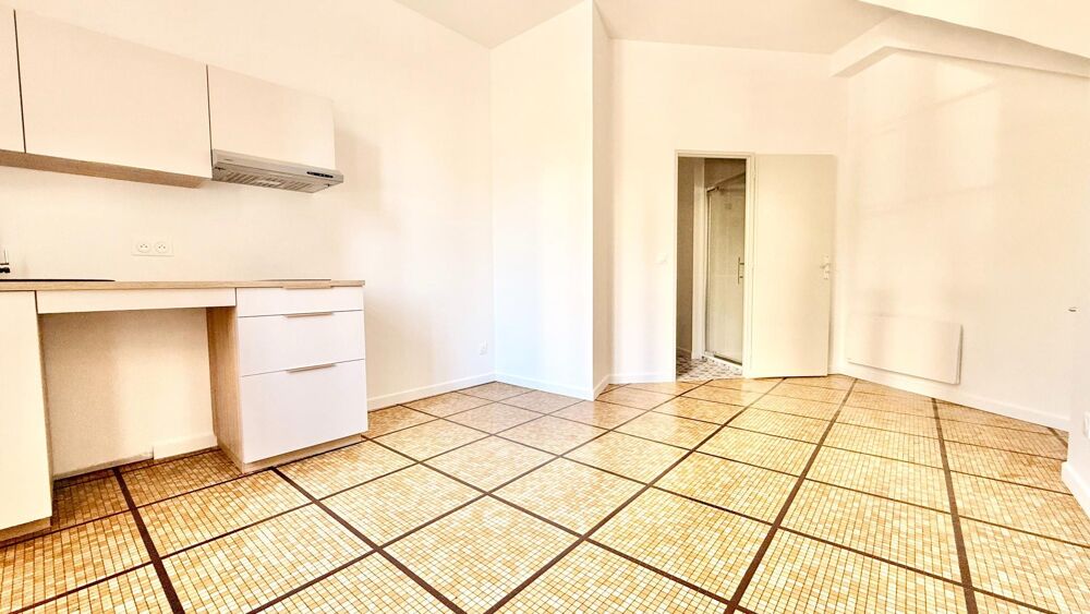 Vente Appartement Studio rénové avec CAVE en souplex à Bordeaux Bordeaux