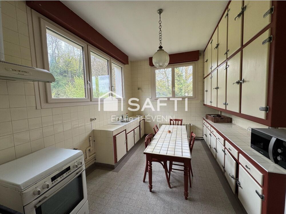 Maison - 11 pièces - 298m2