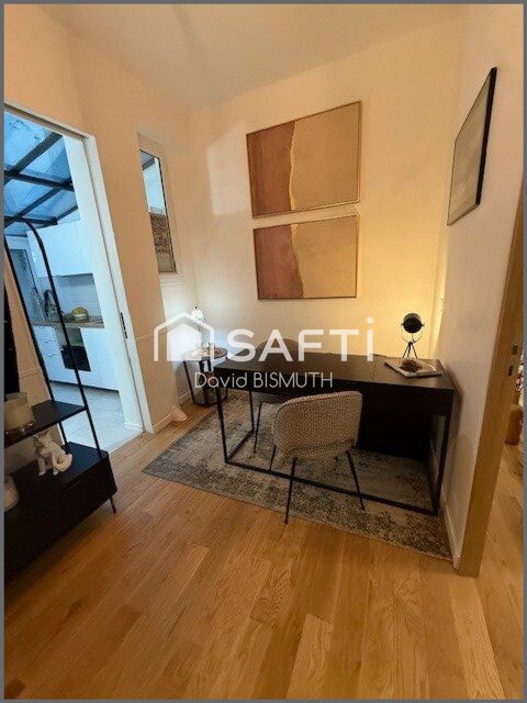 LOCAL PROFESSIONNEL DE 37 m2 avec 2 bureaux 1 salle d'attente 1 cuisine 1 salle de douche 1 toilette PARIS 17EME 1900 75017 Paris 17e arrondissement