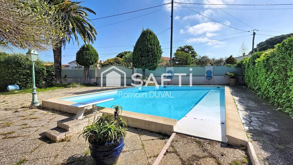 Vente Maison Maison familiale aux beaux volumes avec piscine – Proche centre de Six-Fours-les-Plages Six-fours-les-plages