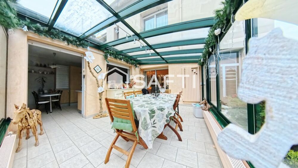 Vaste demeure familiale de 228 m² avec véranda 4 saisons  Secteur très prisé