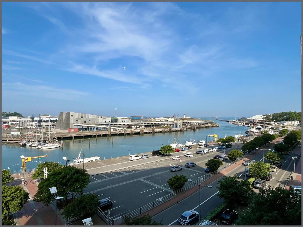 Appartement lumineux avec balcon et vue mer