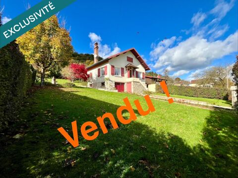   � vendre � Charmante maison avec grand terrain � Port-Lesney (39600) Maison - 4 pi�ce(s) - 110 m�