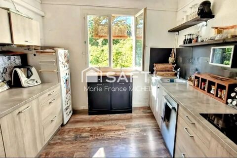   Au c�ur du charmant village de Velleron, maison de village de 100 m� � fort potentiel, compl�t�e par 70 m� � r�nover. Compos�e d Maison - 5 pi�ce(s) - 90 m�