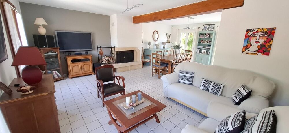 Vente Maison Situé sur la commune très prisé de Chambry, proche de toutes les commodités ! Chambry