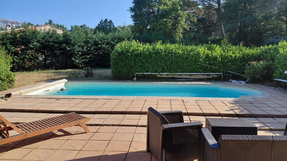 Vente Maison Maison T6 avec piscine sur un terrain de 2500 m2 Nans-les-pins