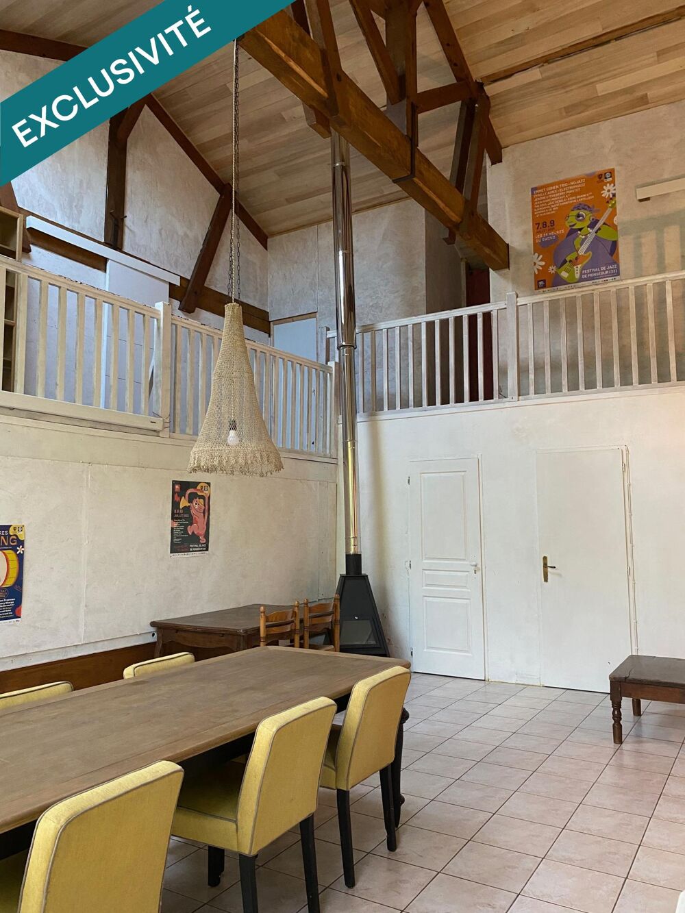 Jolie maison en pierre à rénover de 245m2 10 pièces sur 1,98 hectare de terrain