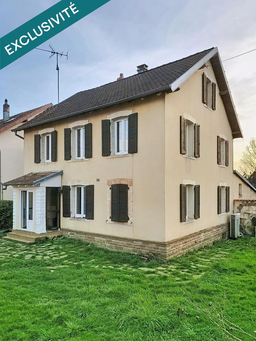 Au calme et dans un environnement verdoyant, maison familiale de 132 m² sur un vaste un terrain arboré