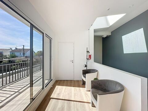 Immeuble de bureaux r&eacute;cent avec stationnements | accessible PMR 396000 44700 Orvault