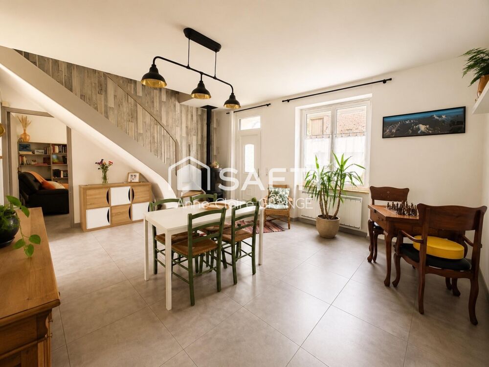Vente Maison Coup de coeur à Conlie : Posez vos valises dans cette maison de ville T4 rénovée avec garage, jardin et potager Conlie
