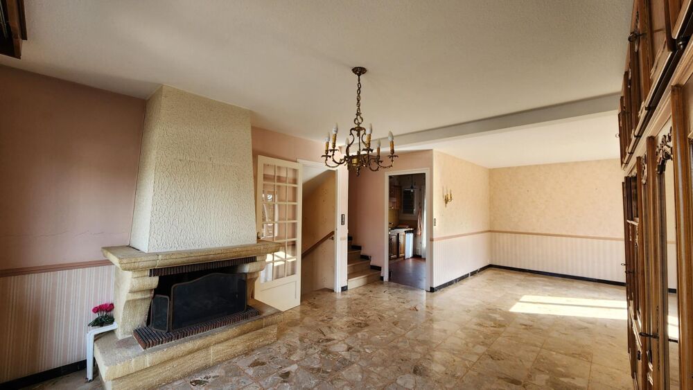 Maison T5+1 entretenue, garage camping-car, "suite parental" de plain-pied et extérieur facile à vivre : un bien rare poche du v