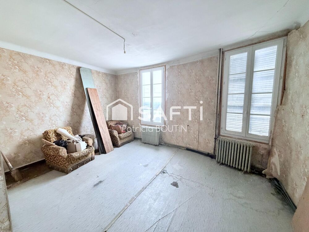 Vente Immeuble IMMEUBLE DE 3 LOGEMENTS + LOCAL COMMERCIAL AU CENTRE VILLE DE NIORT Niort