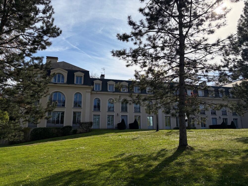Vente Appartement Appartement 2 Pièces dans un joli château offre authenticité et calme et verdure Poissy