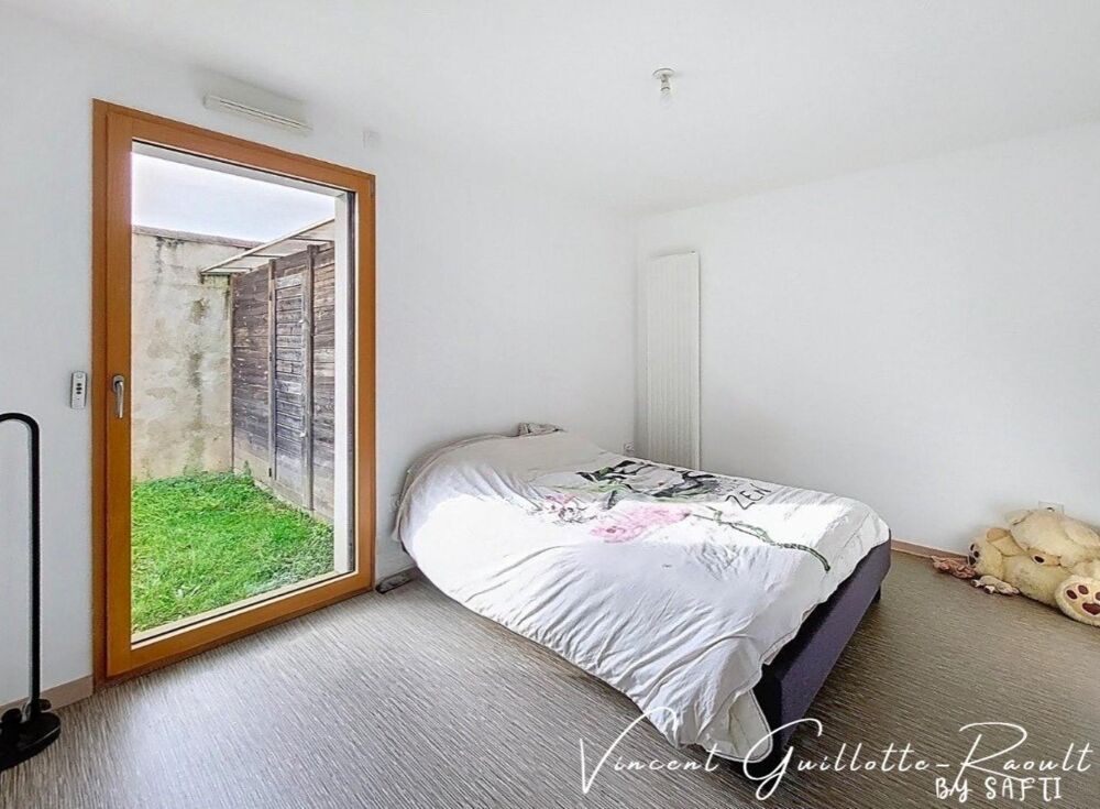 Vente Appartement Appartement T3 64m² - Vendu nu, libre de locataire, idéal pour une résidence principale  - 1 place de stationnement Bouguenais