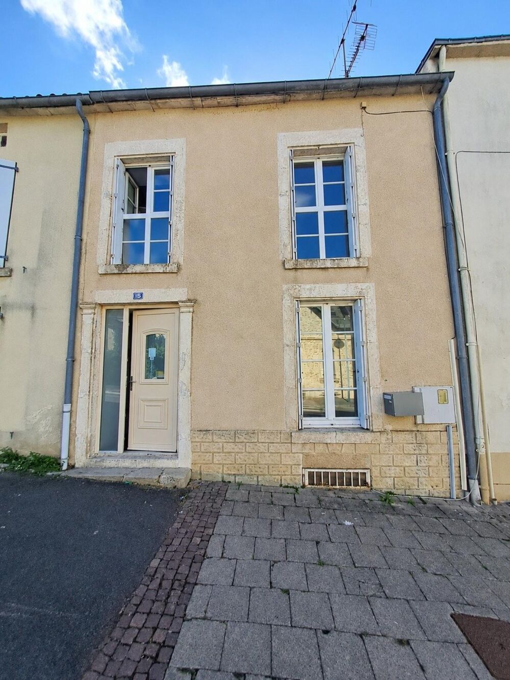 Vente Maison Maison avec 2 chambres et garage La chataigneraie