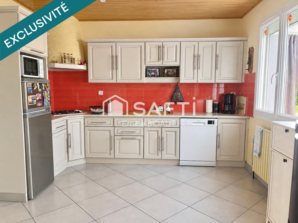Vente Maison Maison 123 m² habitables, 4 chambres, centre-bourg Montaigu vendee