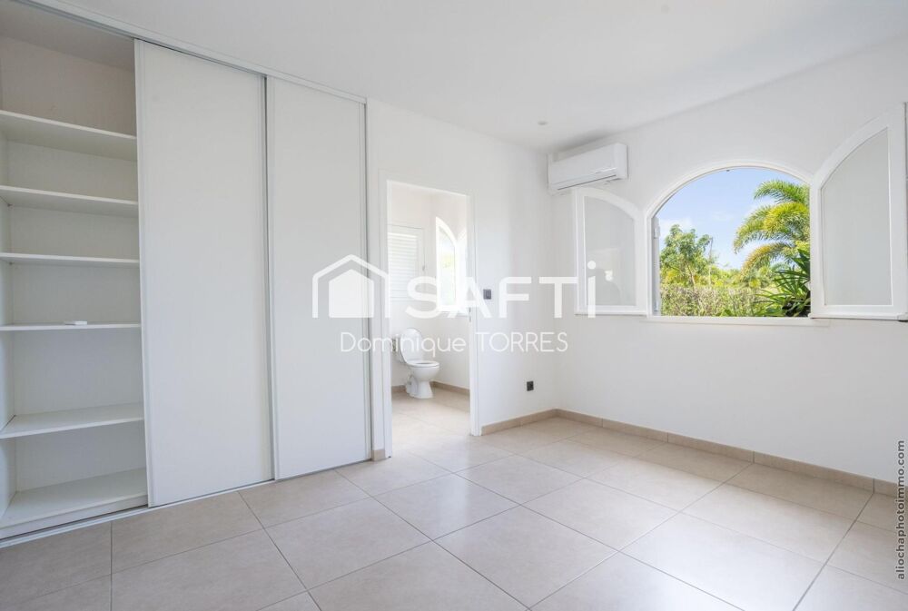 Vente Maison VAUCLIN : Villa contemporaine avec piscine et grand jardin plat Le vauclin