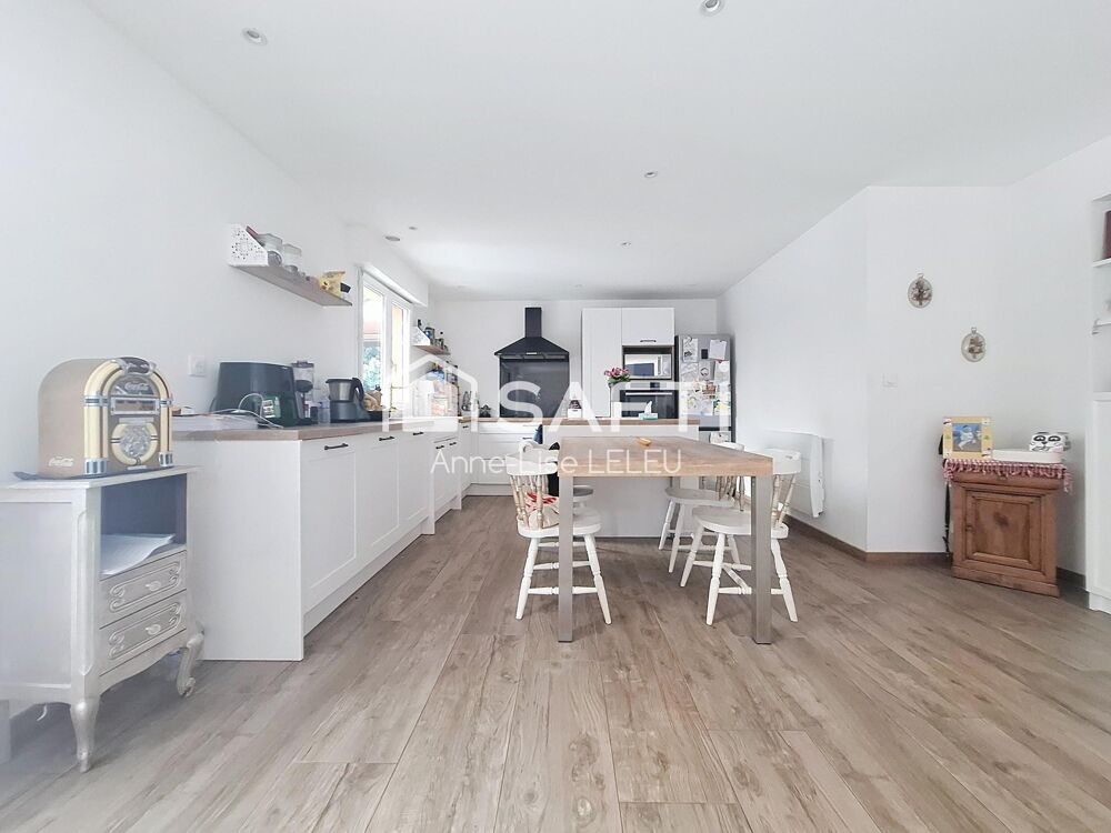 Maison familiale aux beaux volumes en secteur résidentiel