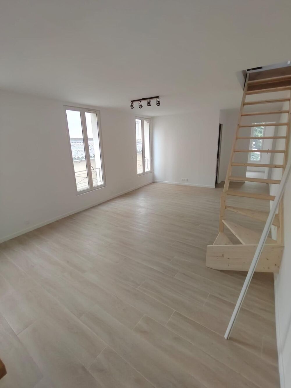 Vente Appartement T2/3 refait à neuf + DPE C + combles aménagés 40m² Pantin