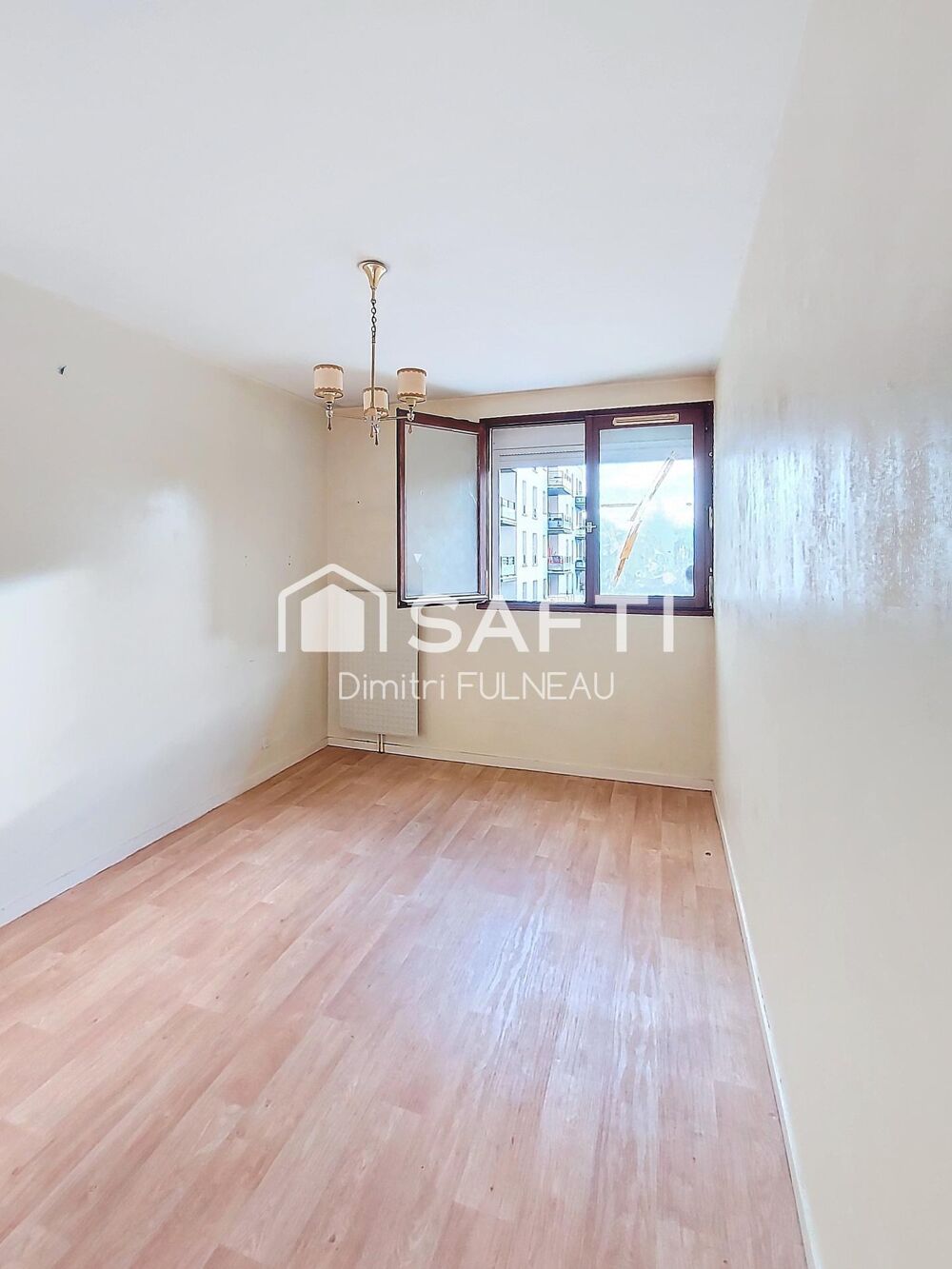Vente Appartement Appartement à rafraichir avec parking en sous sol securiser Joue-les-tours