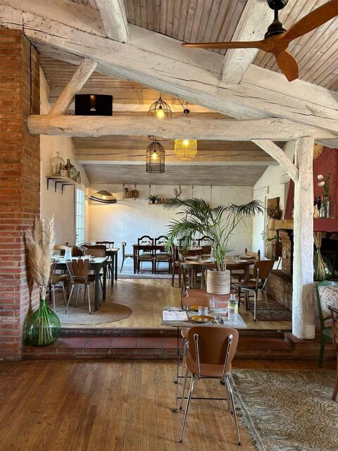 Restaurant 170 couverts avec terrasse en pleine croissance - Affaire cl&eacute; en main 237600 31810 Clermont-le-fort