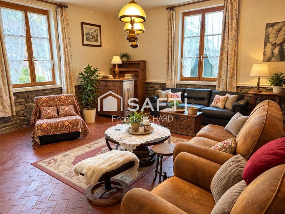 Vente Maison Corps de ferme avec dépendances, 8 300 m² de terrain et possibilité d'acquérir 3,1 hectares supplémentaires Forges-les-eaux
