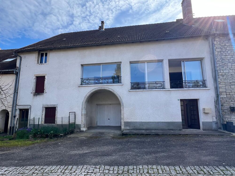 Vente Maison Maison de 112 m2, 3 chambres, garage et terrain. Villersexel